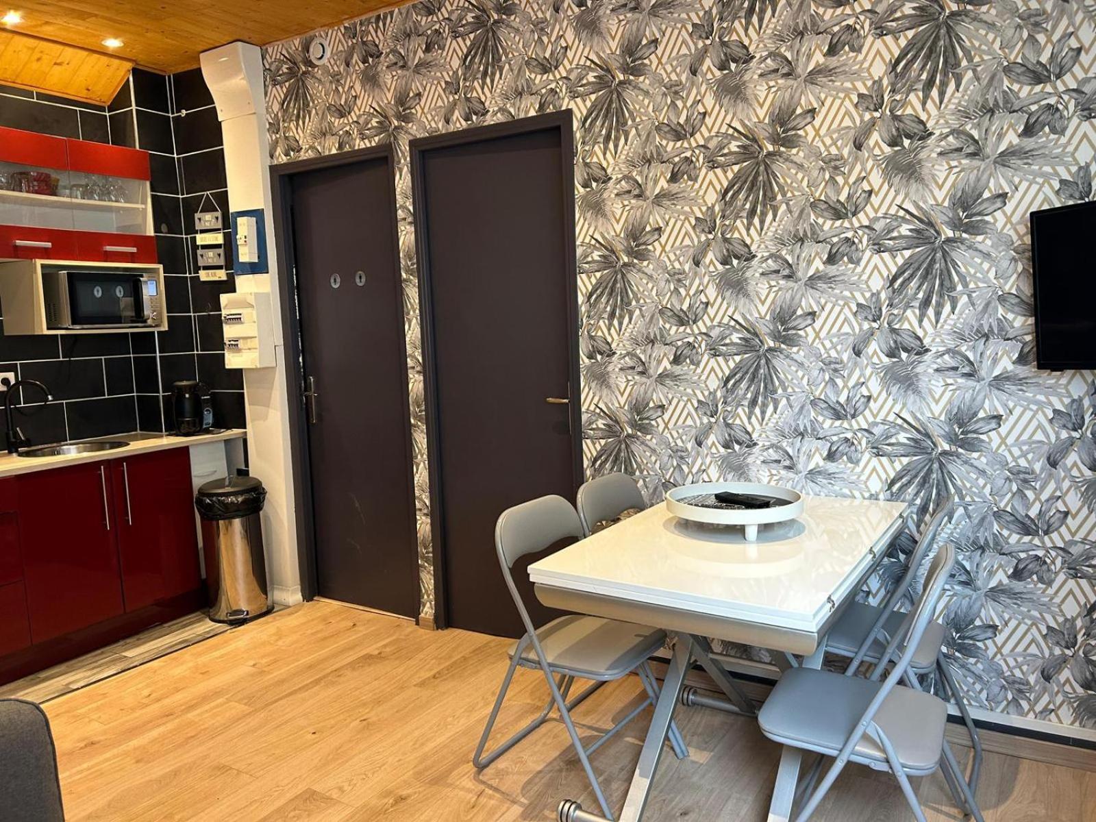 לורדה Appartement De Luxe En R/C Idealment Place En Hyper Centre מראה חיצוני תמונה