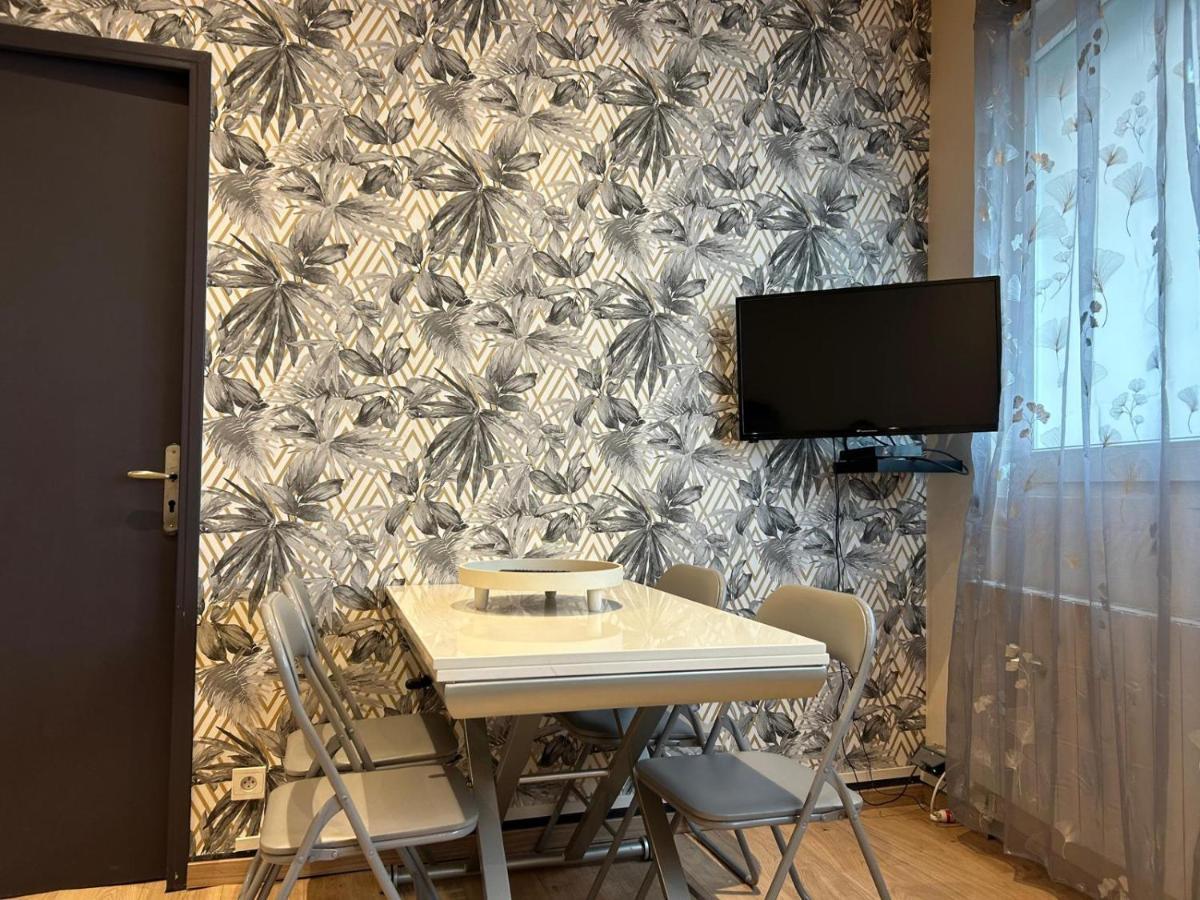 לורדה Appartement De Luxe En R/C Idealment Place En Hyper Centre מראה חיצוני תמונה
